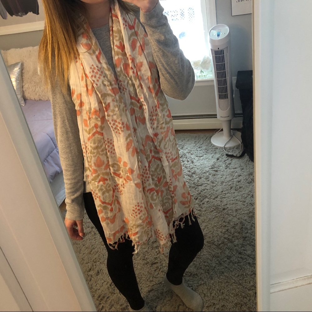 Lands’ End Orange Patterned Scarf🧡
